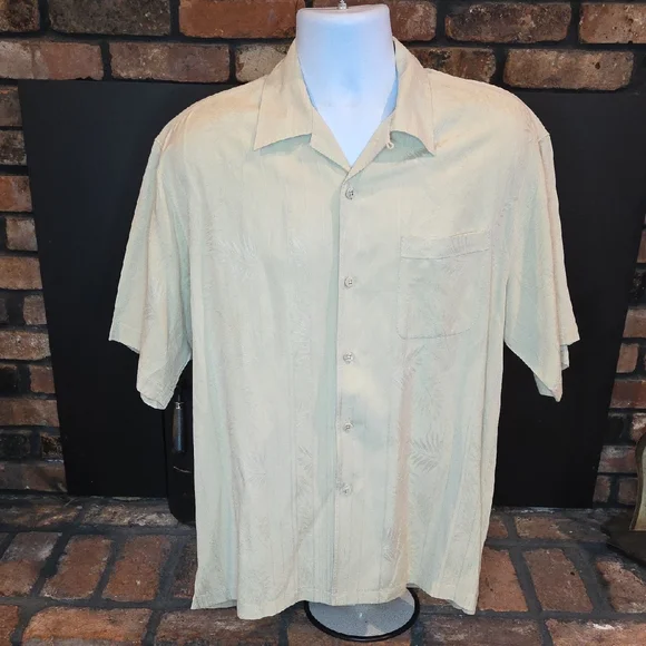 Tommy Bahama Light Cream Casual Button Down Shirt, Silk And Linen, Medium - Picture 1 of 10